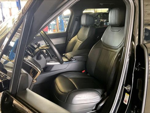 Used 2025 Land Rover Range Rover Sport SE AWD/4WD image 7