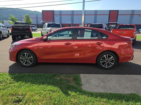 Used 2023 Kia Forte LXS FWD image 7