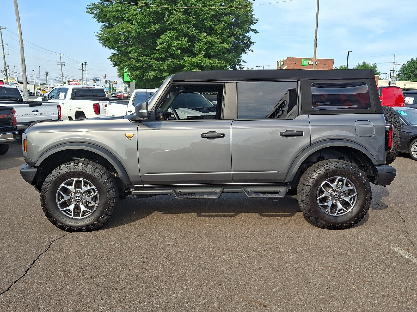 Used 2024 Ford Bronco Badlands AWD/4WD image 7
