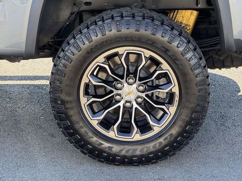 Used 2022 Chevrolet Colorado ZR2 image 5