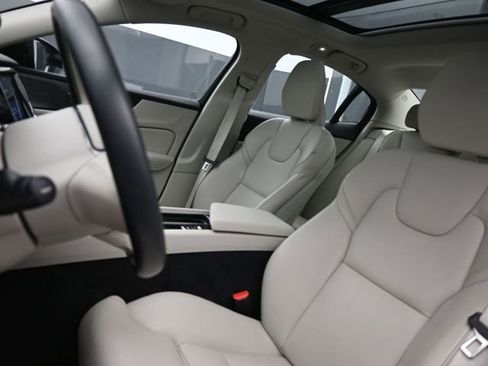 Used 2024 Volvo S60 B5 Ultimate image 9