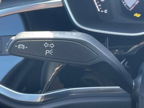 Used 2025 Audi Q3 2.0T Premium Plus w/ Premium Plus Package AWD/4WD image 24