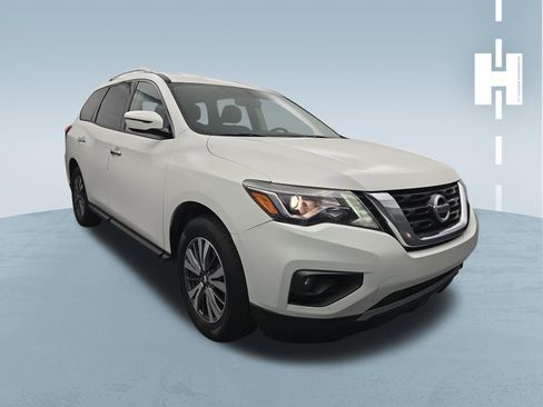 Used 2019 Nissan Pathfinder SV FWD image 1