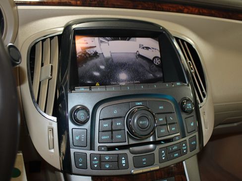 Used 2013 Buick LaCrosse Leather w/ Entertainment Package FWD image 14