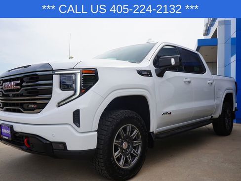 Used 2024 GMC Sierra 1500 AT4 w/ Technology Package image 4