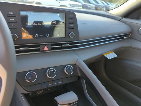 New 2026 Hyundai Elantra SE FWD image 28