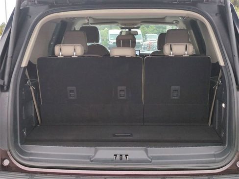Used 2024 Ford Expedition Limited image 13