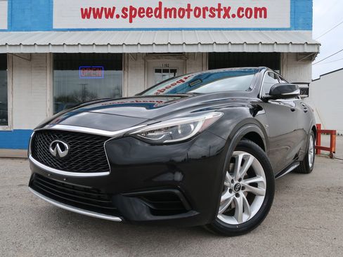Used 2017 INFINITI QX30 image 1