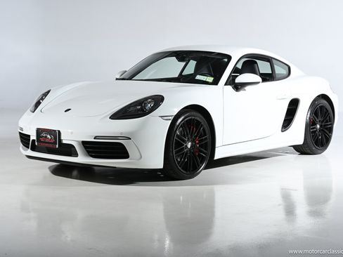 Used 2018 Porsche 718 Cayman S RWD image 3