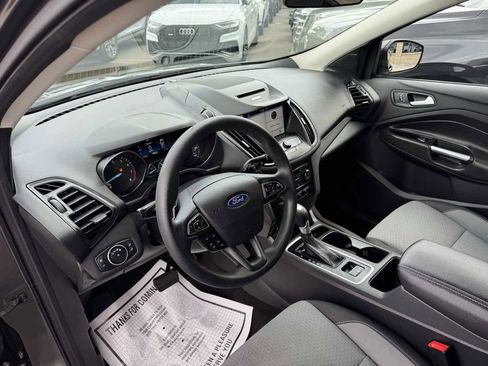 Used 2017 Ford Escape SE w/ Equipment Group 201A AWD/4WD image 11