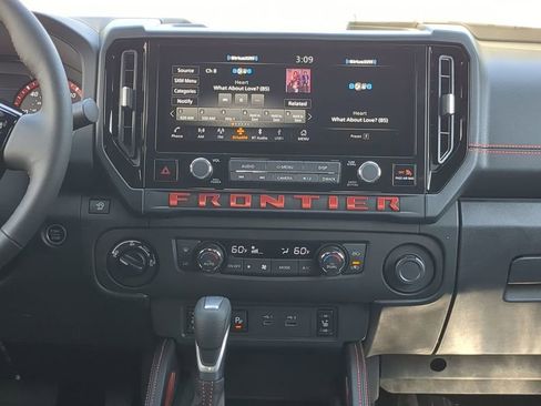 New 2025 Nissan Frontier PRO-4X w/ Pro Convenience Package image 18