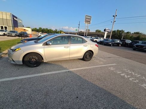 Used 2014 Toyota Corolla LE FWD image 27