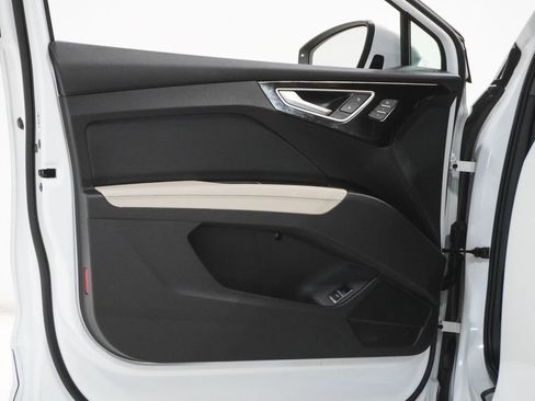 Used 2022 Audi Q4 e-tron Premium Plus w/ Premium Plus image 15