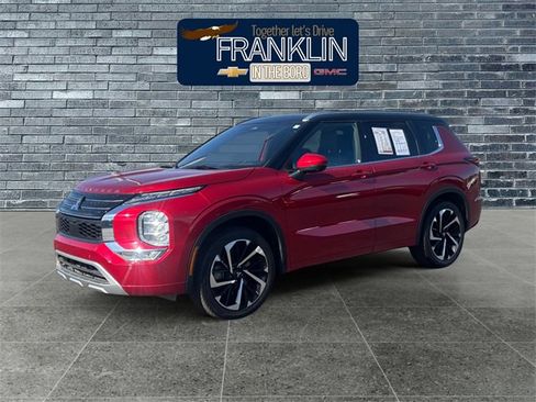 Used 2023 Mitsubishi Outlander SEL image 1