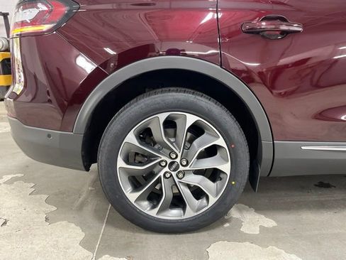 Used 2023 Lincoln Nautilus Reserve w/ Equipment Group 201A AWD/4WD image 12