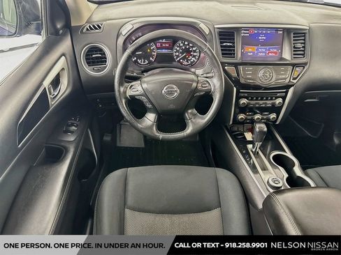 Used 2019 Nissan Pathfinder SV AWD/4WD image 19