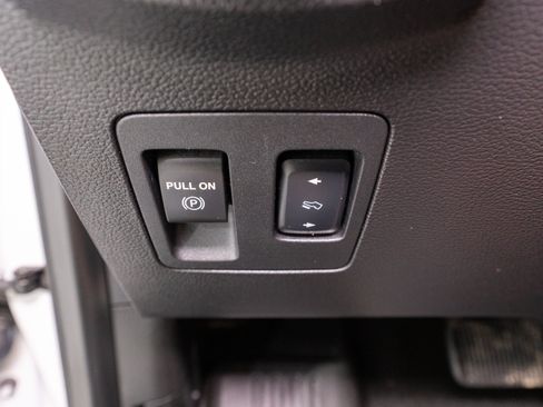 Used 2017 Ford F150 XLT w/ Equipment Group 302A Luxury AWD/4WD image 30