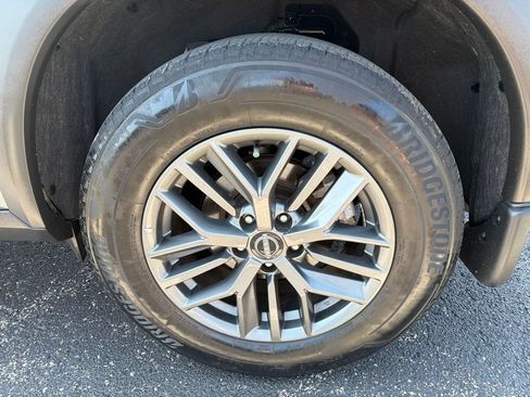 Used 2023 Nissan Rogue S AWD/4WD image 11