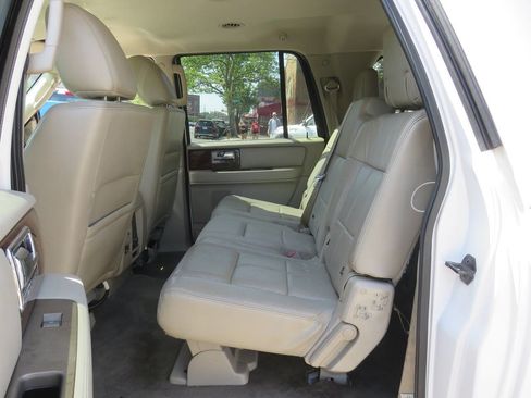 Used 2013 Lincoln Navigator L 4WD w/ HD Trailer Tow Pkg image 21