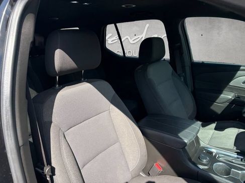 Used 2023 Chevrolet Traverse LT FWD image 24