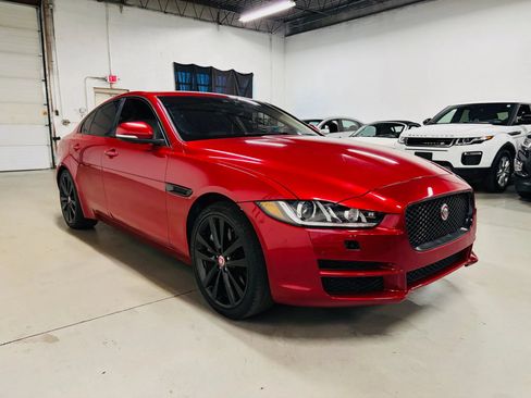 Used 2017 Jaguar XE Prestige AWD/4WD image 4