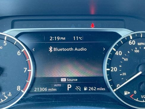 Used 2024 Nissan Rogue SV image 13