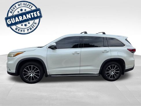 Used 2016 Toyota Highlander Limited Platinum FWD image 3
