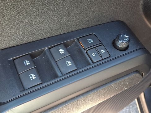 Certified 2023 Toyota Tacoma SR AWD/4WD image 27