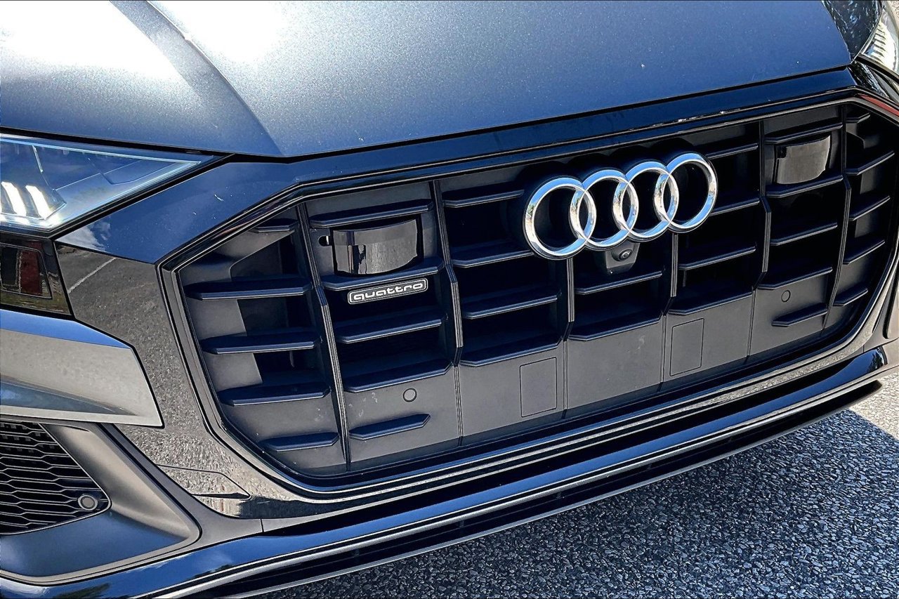 Used 2019 Audi Q8 Prestige w/ Adaptive Chassis Package AWD/4WD image 32