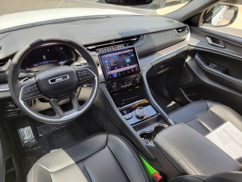 Used 2024 Jeep Grand Cherokee L Limited w/ Black Appearance Package AWD/4WD image 22