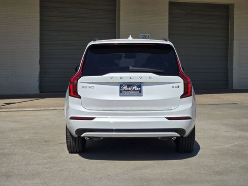 New 2026 Volvo XC90 B6 Ultra image 8