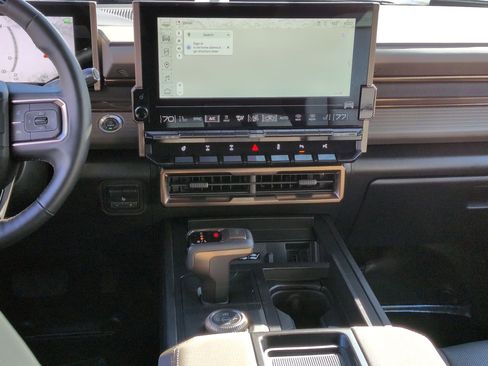 Used 2024 GMC Hummer EV 2X w/ Extreme Off-Road Package image 28