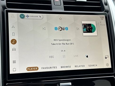 Certified 2024 Land Rover Discovery Dynamic SE image 17