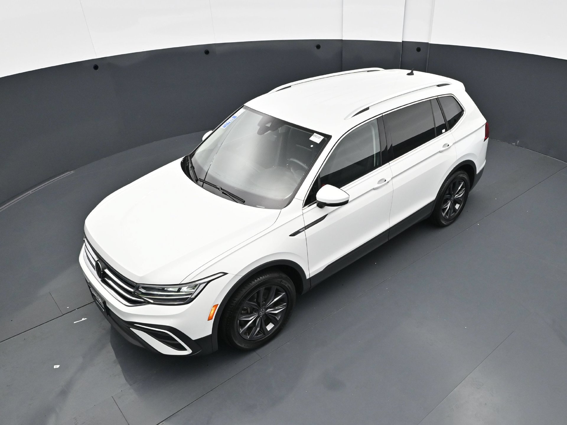 Used 2022 Volkswagen Tiguan SE FWD image 40