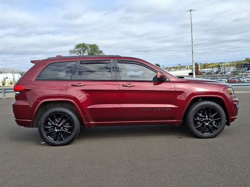 Used 2020 Jeep Grand Cherokee Altitude image 7