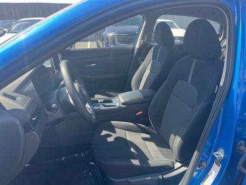 Used 2025 Nissan Sentra SV FWD image 34
