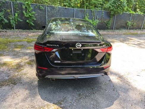 Used 2023 Nissan Sentra SR w/ Electronics Package FWD image 6