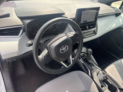Used 2025 Toyota Corolla SE FWD image 4