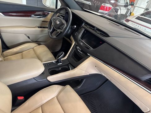 Used 2017 Cadillac XT5 Luxury AWD/4WD image 19