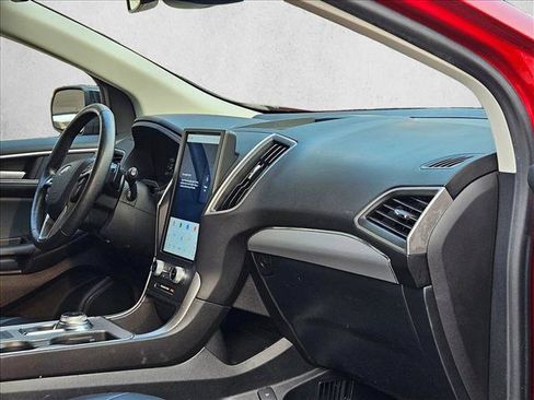 Used 2022 Ford Edge SEL w/ Sport Appearance Package AWD/4WD image 17