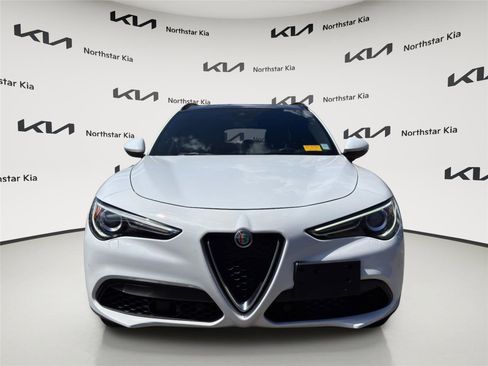 Used 2022 Alfa Romeo Stelvio Ti image 2