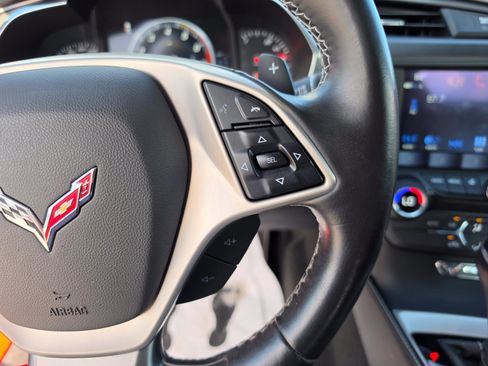 Used 2019 Chevrolet Corvette Stingray Coupe w/ 1LT RWD image 28