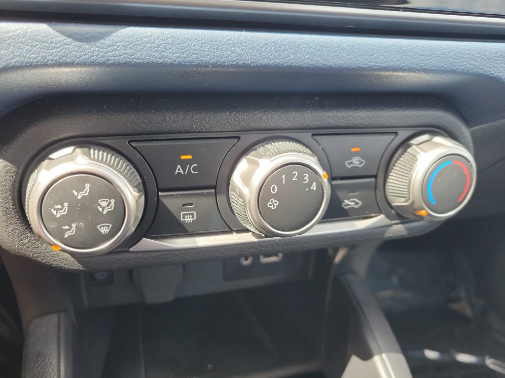 Used 2025 Nissan Versa SV FWD image 25