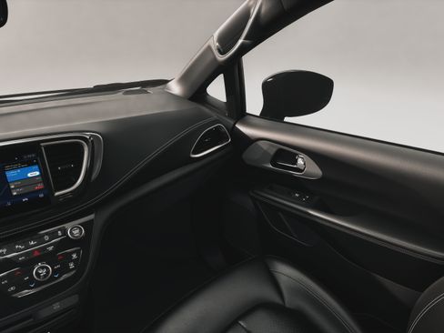 New 2027 Chrysler Pacifica Select FWD image 19