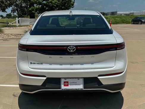 Certified 2024 Toyota Crown AWD/4WD image 4