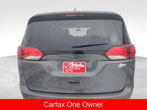 Used 2018 Chrysler Pacifica Touring Plus w/ S Appearance Package image 6