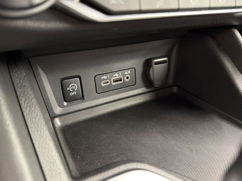 Used 2025 Nissan Sentra SV FWD image 28