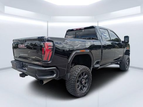Used 2024 GMC Sierra 2500 AT4 w/ AT4 Premium Plus Package AWD/4WD image 3