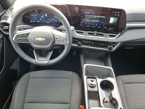 Used 2026 Chevrolet Equinox LT image 27