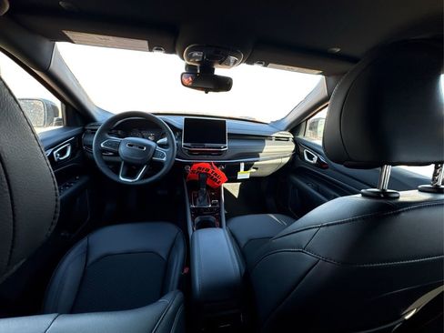 New 2026 Jeep Compass Latitude image 21